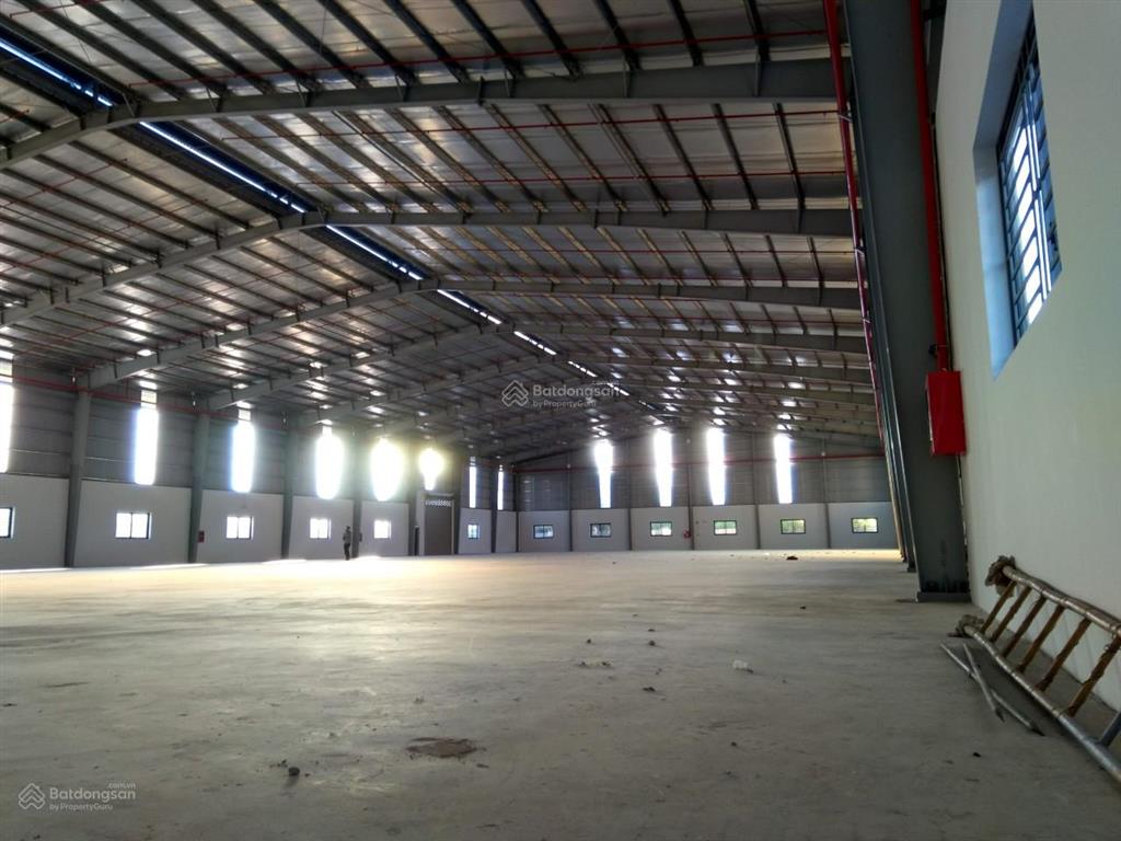 Cho thuê kho 4500m2 giá rẻ ở bến lức. đường xe container, pccc, trạm hạ thế