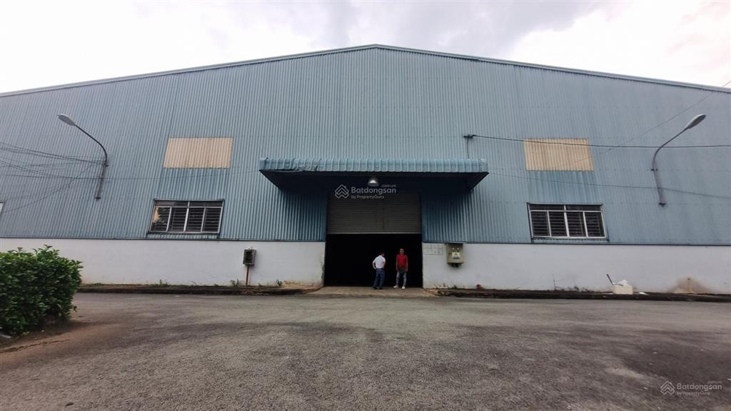 Cho thuê kho 4500m2 giá rẻ ở bến lức. đường xe container, pccc, trạm hạ thế