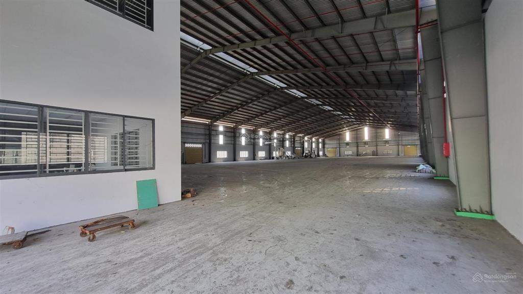 Cho thuê kho xưởng giá tốt 2000m2 gần kcn tân đô. đường xe cont, pccc tự động, trạm hạ thế