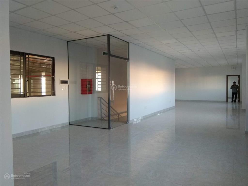Cho thuê kho xưởng 4800m2 (xd 3000m2) kcn tân đức. pccc tự động, trạm hạ thế, giá rẻ