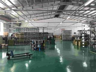 Cho thuê kho xưởng 1400m2 ở kcn phú an thạnh, bến lức. pccc tự động, nền epoxy, trạm hạ thế.