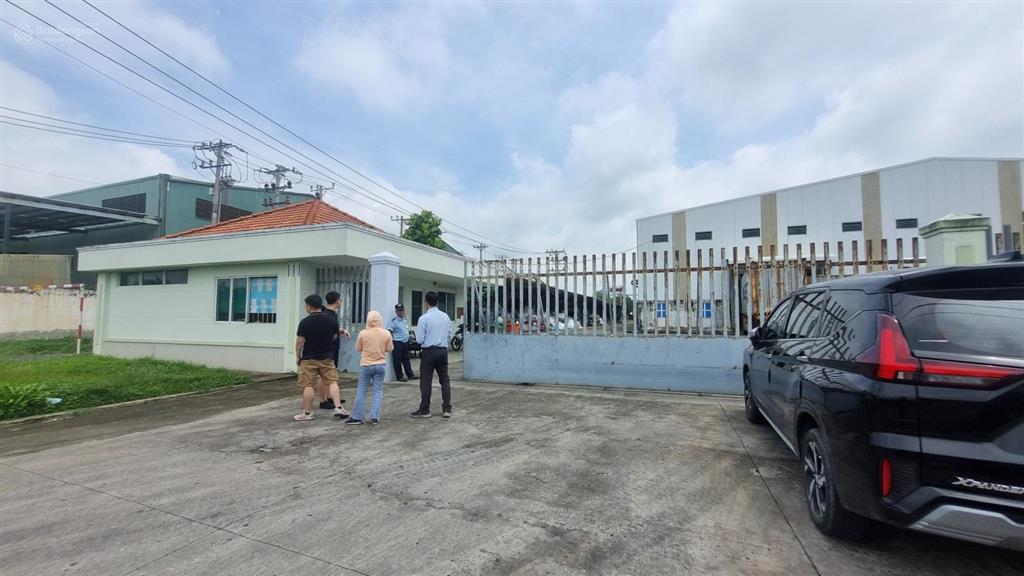 Cho thuê kho xưởng 1400m2 ở kcn phú an thạnh, bến lức. pccc tự động, nền epoxy, trạm hạ thế.
