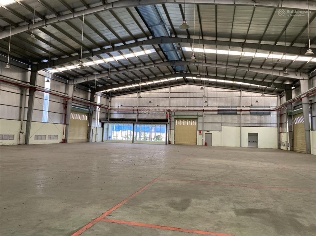 Cho thuê kho xưởng 1000m2 trong kcn long hậu. kho mới, có pccc tự động