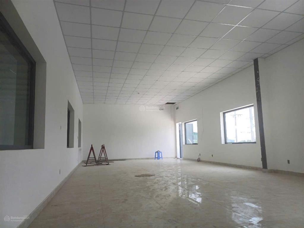 Cho thuê kho xưởng 4000m2 (xưởng 3500m2) gần kcn vĩnh lộc, bình tân. pccc tự động, trạm hạ thế