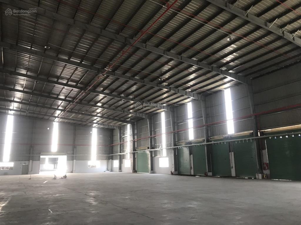 Cho thuê kho xưởng 6000m2 (xd 4000m2) mỹ yên, bến lức. đường xe container, pccc tự động. giá 250tr
