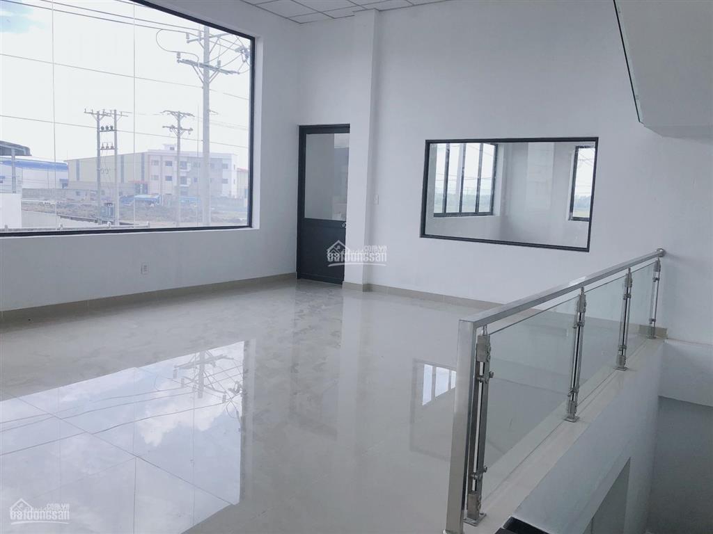 Cho thuê kho xưởng 3000m2 (xd 2000m2) kcn đức hòa. pccc tự động, trạm hạ thế