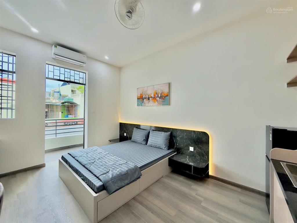 Bán nhà nguyên căn làm chdv khu vip phú nhuận phan xích long, diện tích đất 77m2, nở hậu