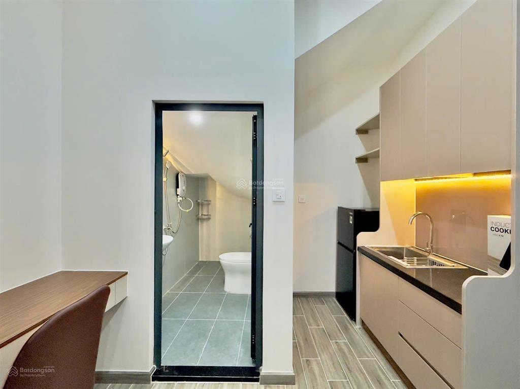 Bán nhà nguyên căn làm chdv khu vip phú nhuận phan xích long, diện tích đất 77m2, nở hậu
