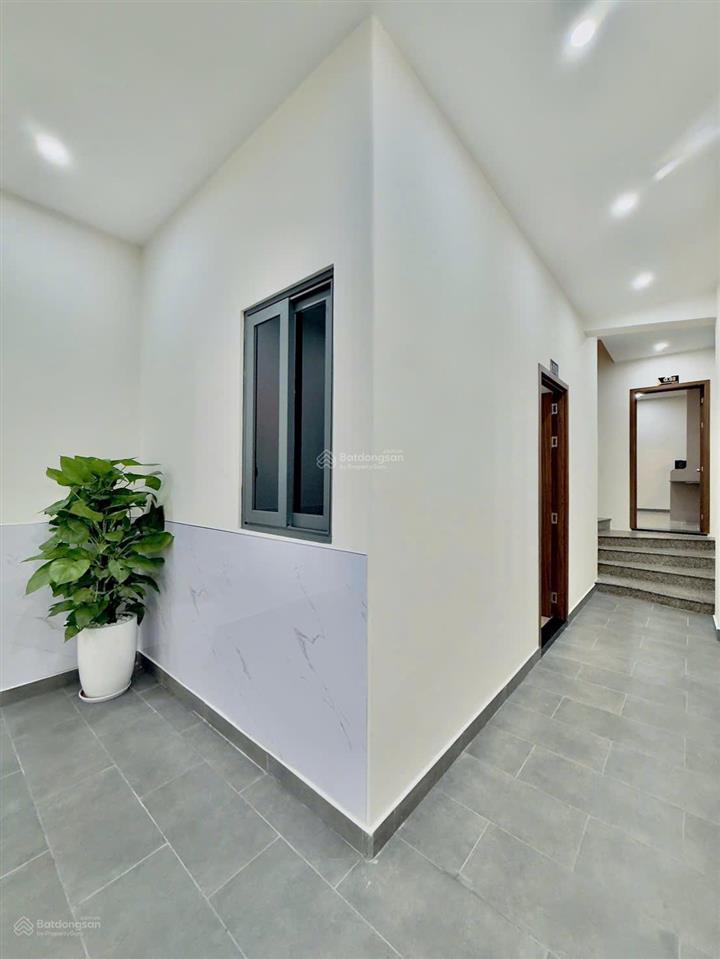 Bán nhà nguyên căn làm chdv khu vip phú nhuận phan xích long, diện tích đất 77m2, nở hậu