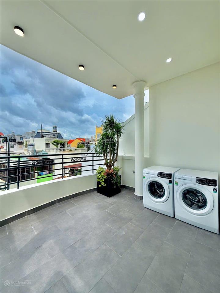 Bán nhà nguyên căn làm chdv khu vip phú nhuận phan xích long, diện tích đất 77m2, nở hậu