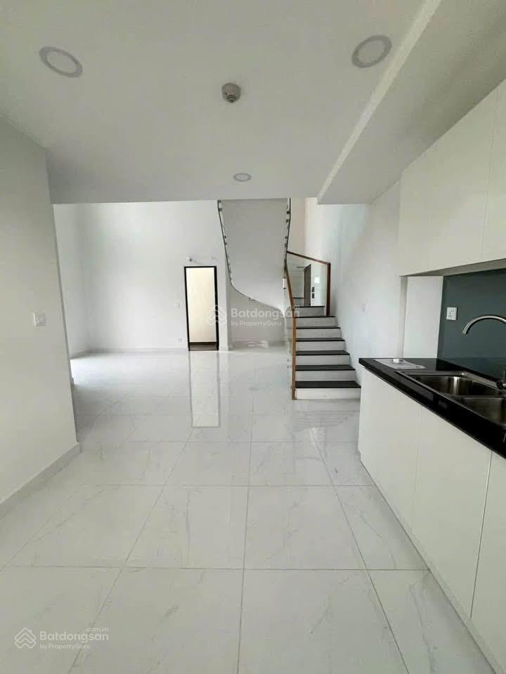 Cho thuê duplex 3pn view landmark 81 pegasuite 2, siêu rộng gần 100m2, chỉ 14tr,