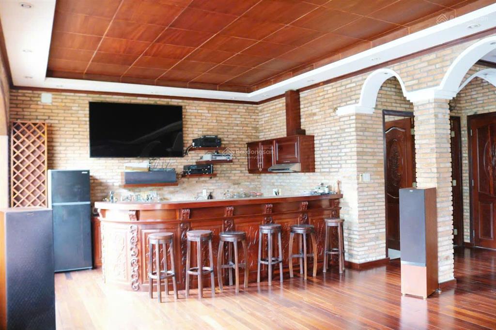 Chính chủ bán biệt thự cao cấp thạch thị thanh quận 1, bể bơi, khu bbq, thiết kế sang trọng