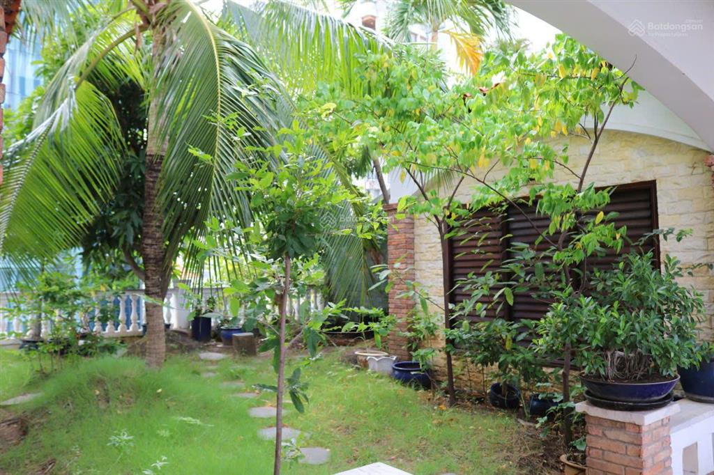 Chính chủ bán biệt thự cao cấp thạch thị thanh quận 1, bể bơi, khu bbq, thiết kế sang trọng