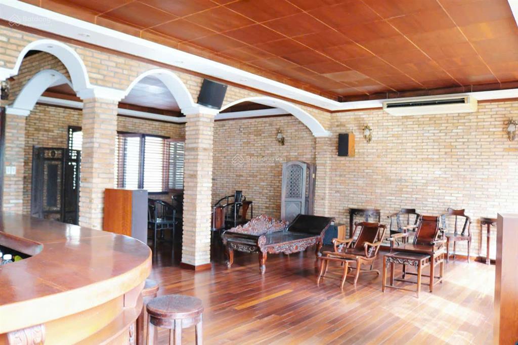 Chính chủ bán biệt thự cao cấp thạch thị thanh quận 1, bể bơi, khu bbq, thiết kế sang trọng