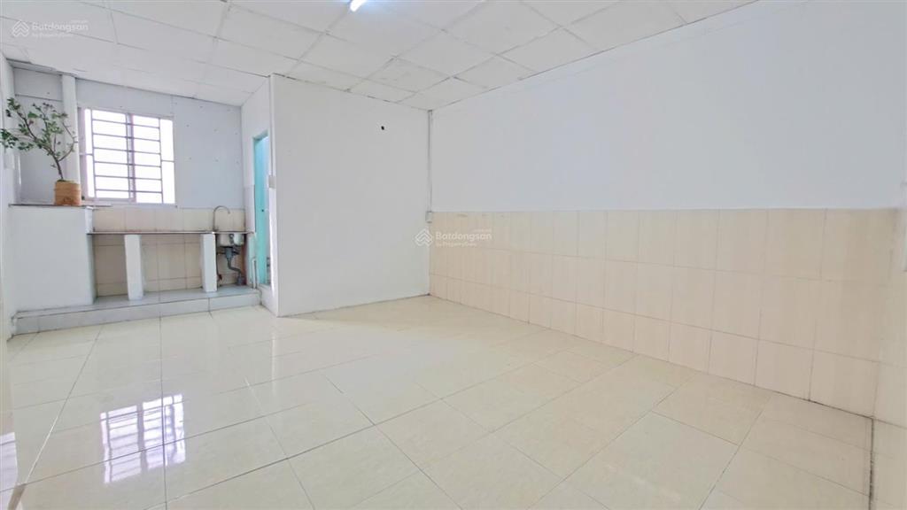 Phòng giá rẻ 2.7tr/th, 26 tân sơn nhì q. tân phú (gần đh công thương)
