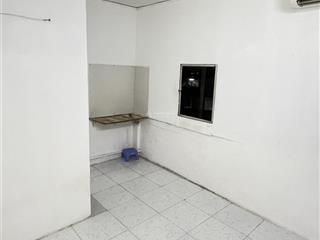 Phòng trọ giá rẻ có bancon ngay sân bay, 21/1 trường sơn q. tân bình (máy lạnh, khóa vân tay)