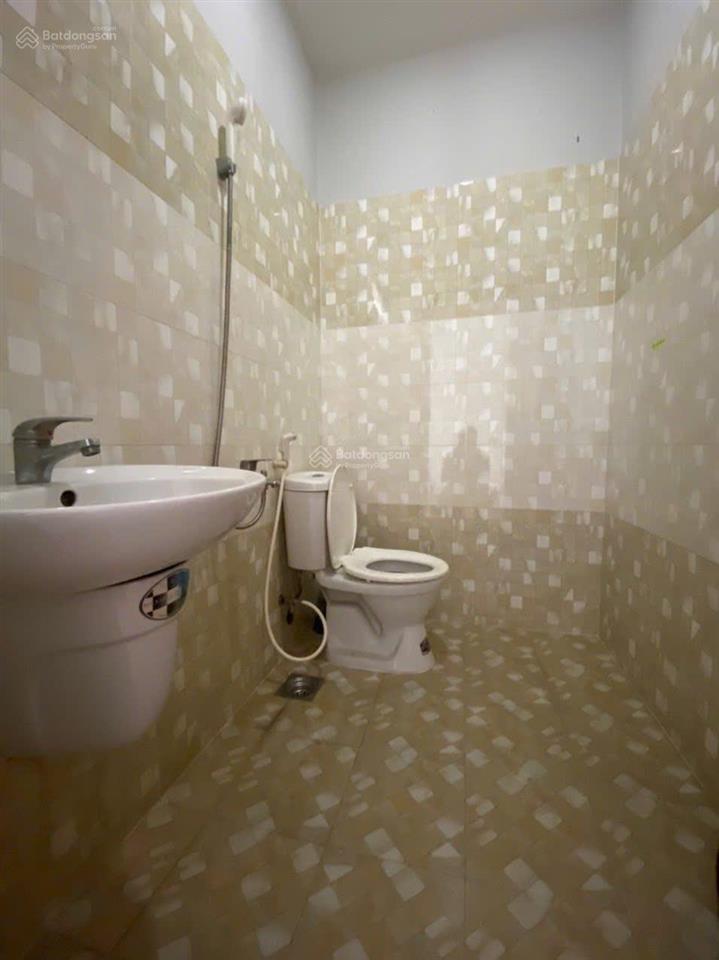 Cho thuê phòng gác lửng 14m2, chỉ 2.2tr, 205 phạm văn chiêu gò vấp (cách cđ dược sg 200m)