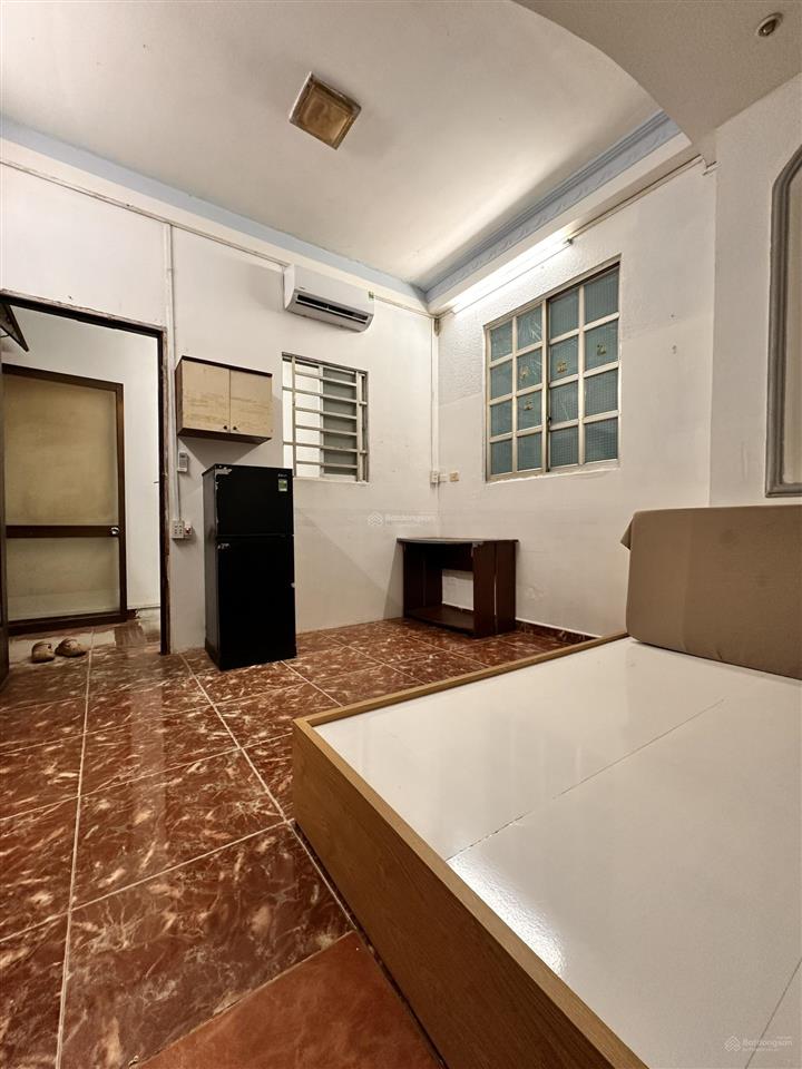 Phòng siêu rẻ 7a thành thái quận 10, chỉ 3,7 triệu/tháng.  0944 397 ***