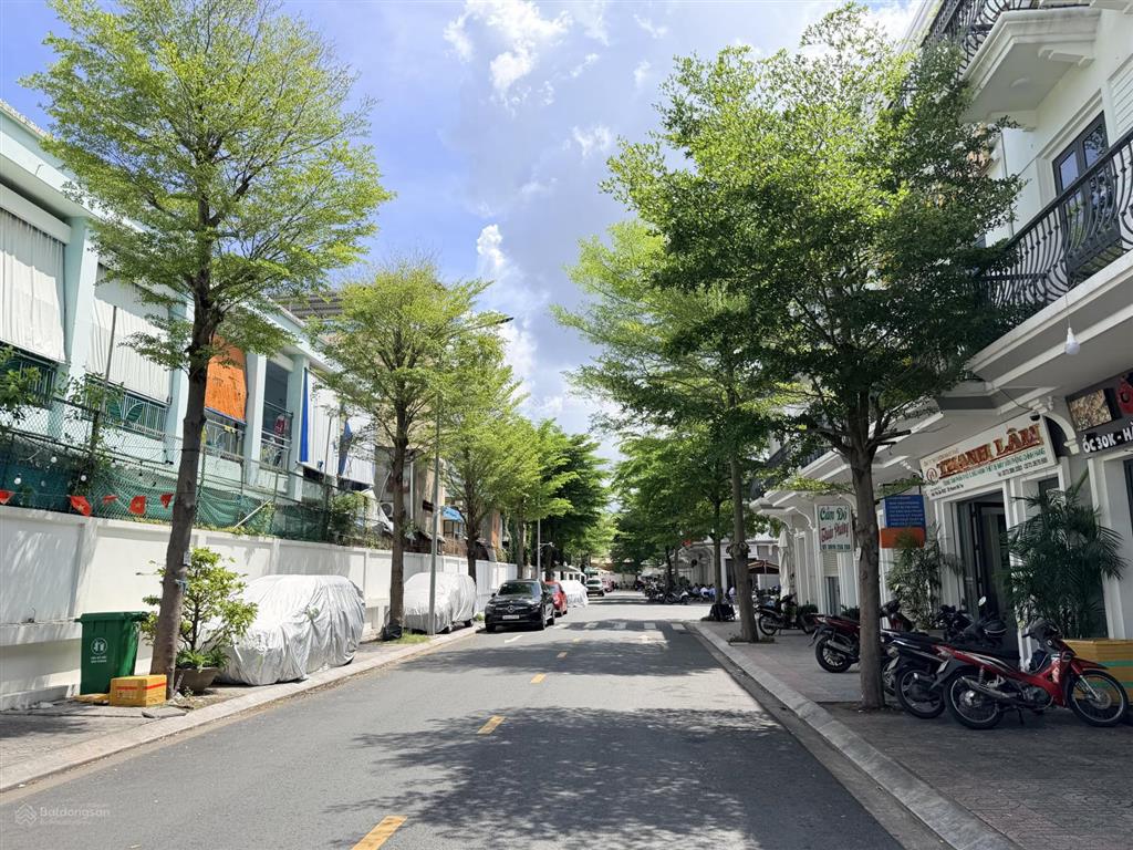 Nhà khu vincom mỹ tho hoàn thiện cao cấp, thang máy đầy đủ