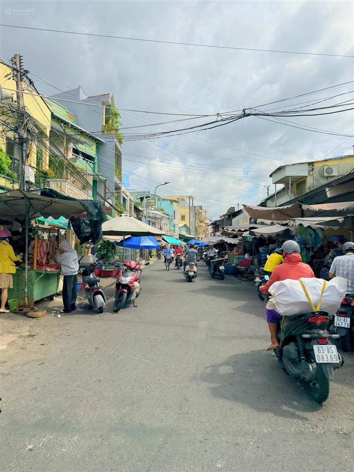 Nhà mặt tiền trưng trắc ngay chợ mỹ tho, chuẩn bị trở thành mặt tiền bờ kè