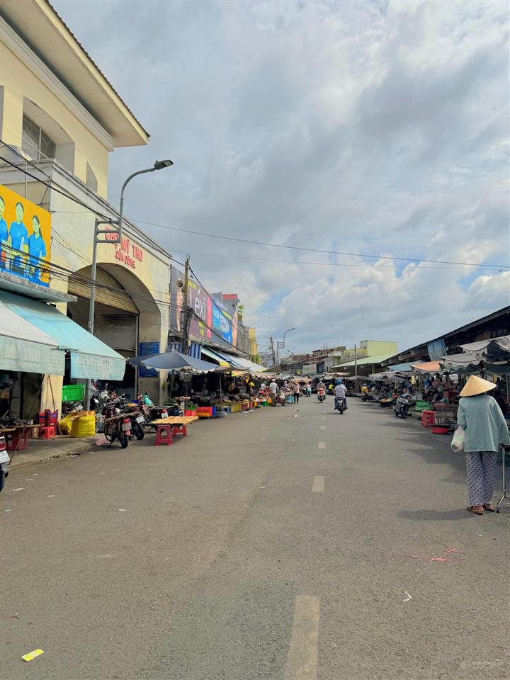 Nhà mặt tiền trưng trắc ngay chợ mỹ tho, chuẩn bị trở thành mặt tiền bờ kè