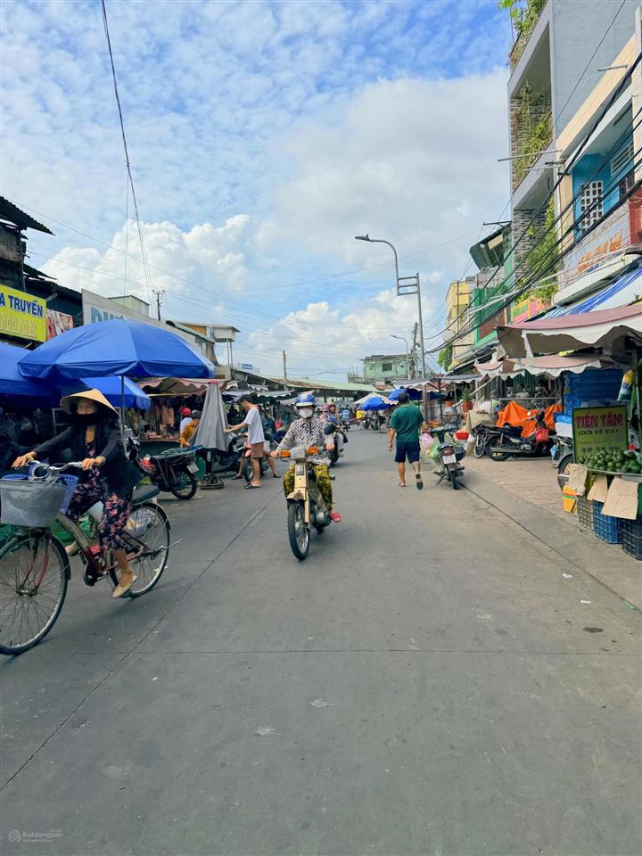 Nhà mặt tiền trưng trắc ngay chợ mỹ tho, chuẩn bị trở thành mặt tiền bờ kè