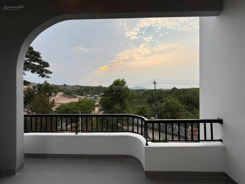 Bán homestay dòng tiền thu nhập ổn định hàng ngày  view đồi thoáng mát