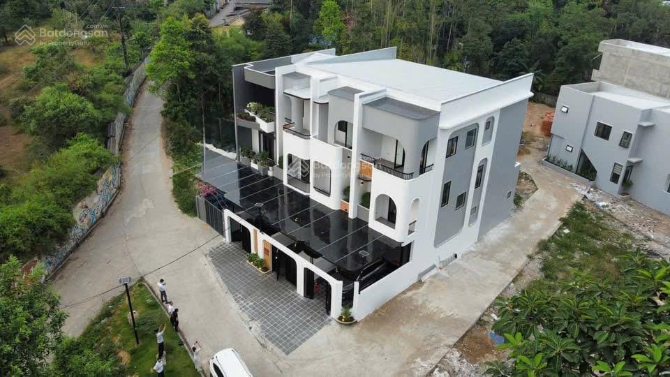 Bán homestay dòng tiền thu nhập ổn định hàng ngày  view đồi thoáng mát