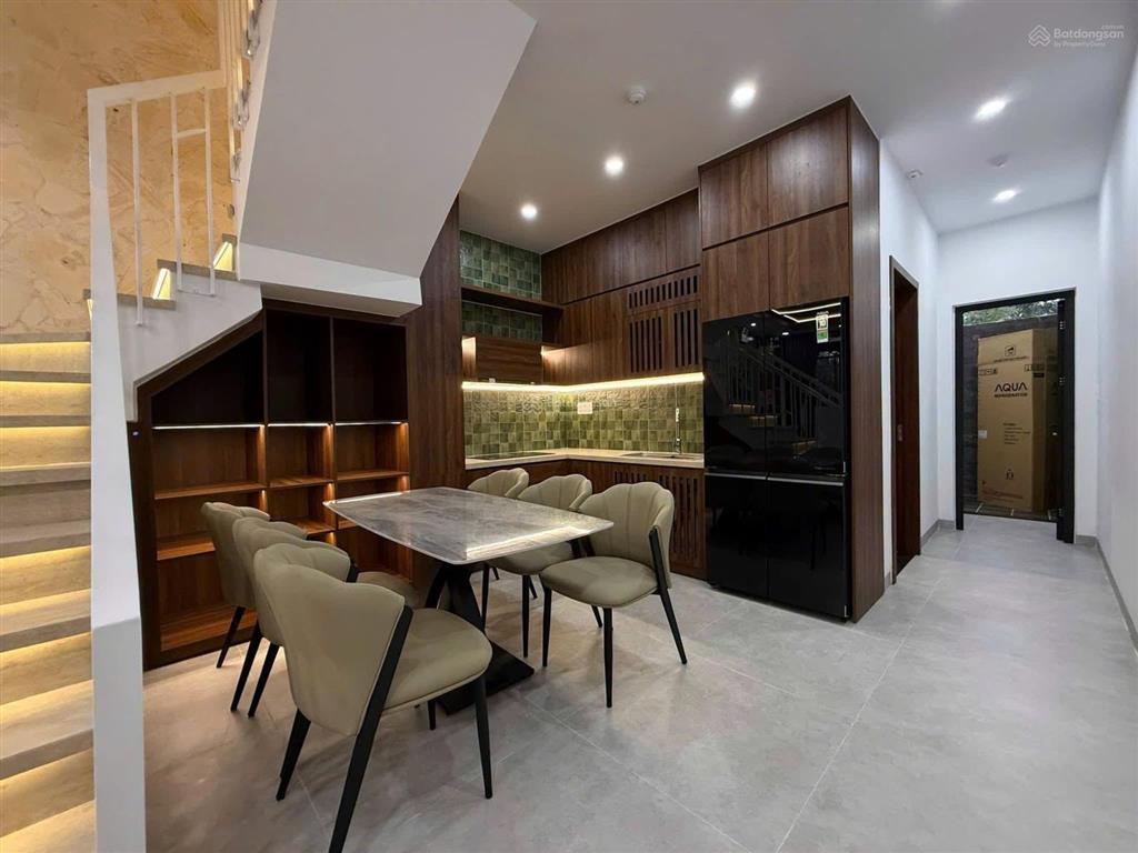 Bán homestay dòng tiền thu nhập ổn định hàng ngày  view đồi thoáng mát