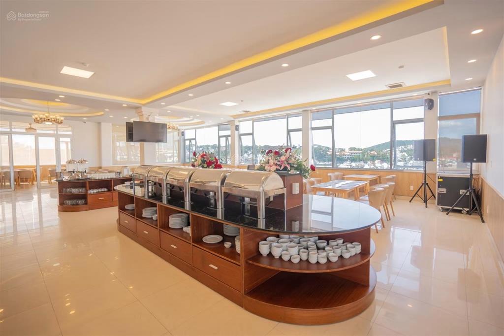 Sở hữu khách sạn nằm ngay trung tâm đà lạt đang kinh doanh tốt