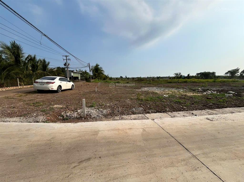 Đất thổ cư xã xuân phú, đường bê tông xuân phú 19, 5 phút đi ra quốc lộ 1a, gần trường, chợ, y tế