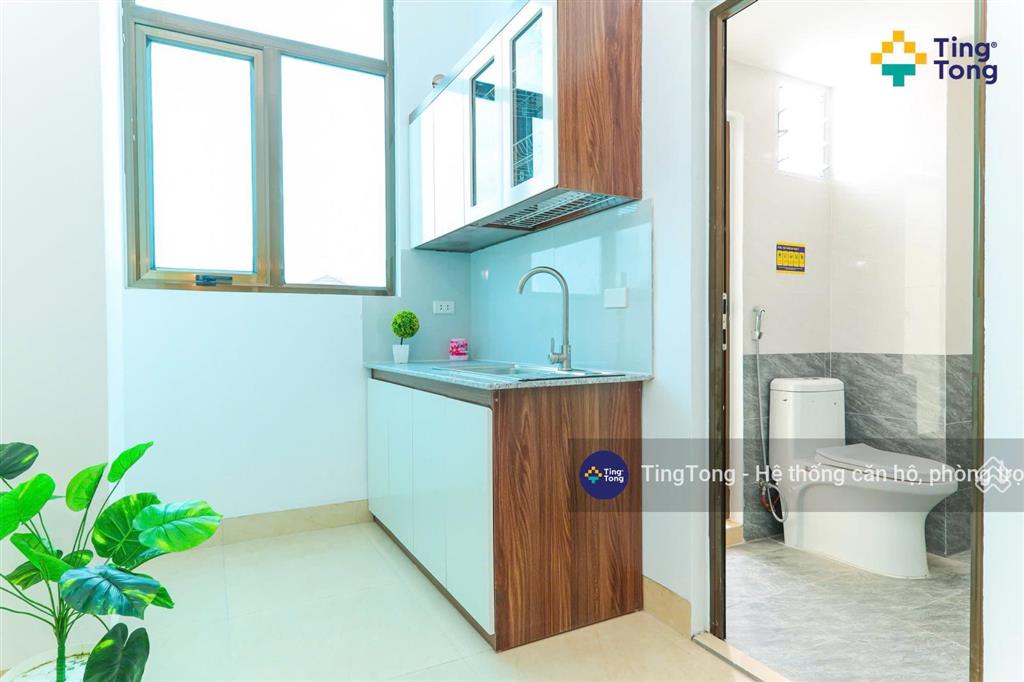 Tt78  phòng thoáng ban công gần ngã tư sở, đống đa đảm bảo pccc  chỉ hơn 4tr ở luôn