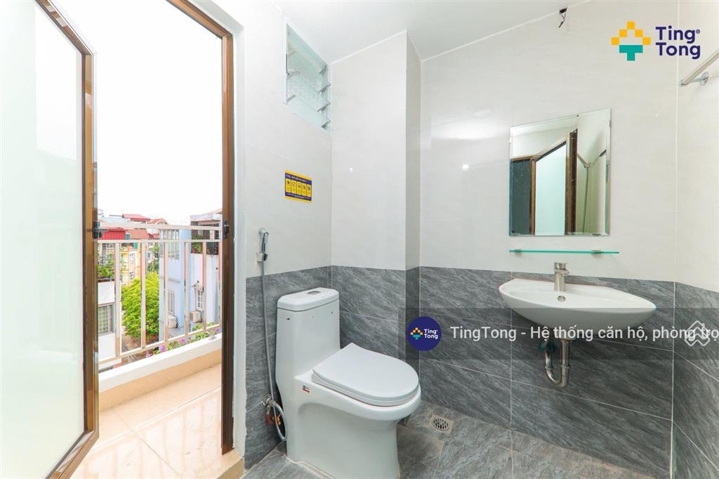 Tt78  phòng thoáng ban công gần ngã tư sở, đống đa đảm bảo pccc  chỉ hơn 4tr ở luôn