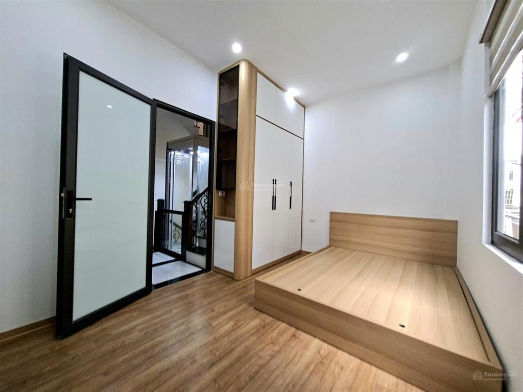 Bán nhà phạm văn đồng  thang máy cách ô tô tránh 20m  5 tầng 7 phòng tối ưu làm chung cư mini