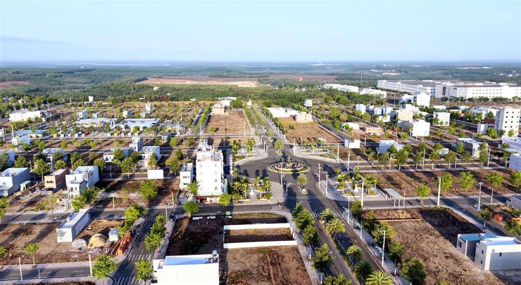 Lô đất 100m2 sau lưng chợ đêm  hẻm thông công viên 2,1ha  có ngân hàng hỗ trợ