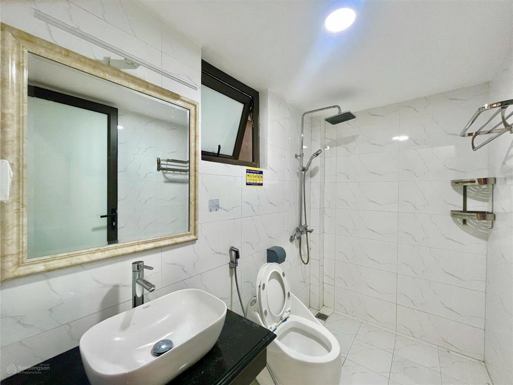 Tingtong 106  ccmn 2 phòng ngủ 1 khách siêu rộng  ô tô đỗ cửa khu vực tây hồ