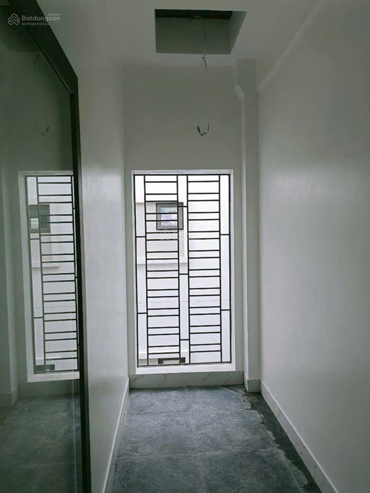 Chính chủ bán nhà tặng nội thất