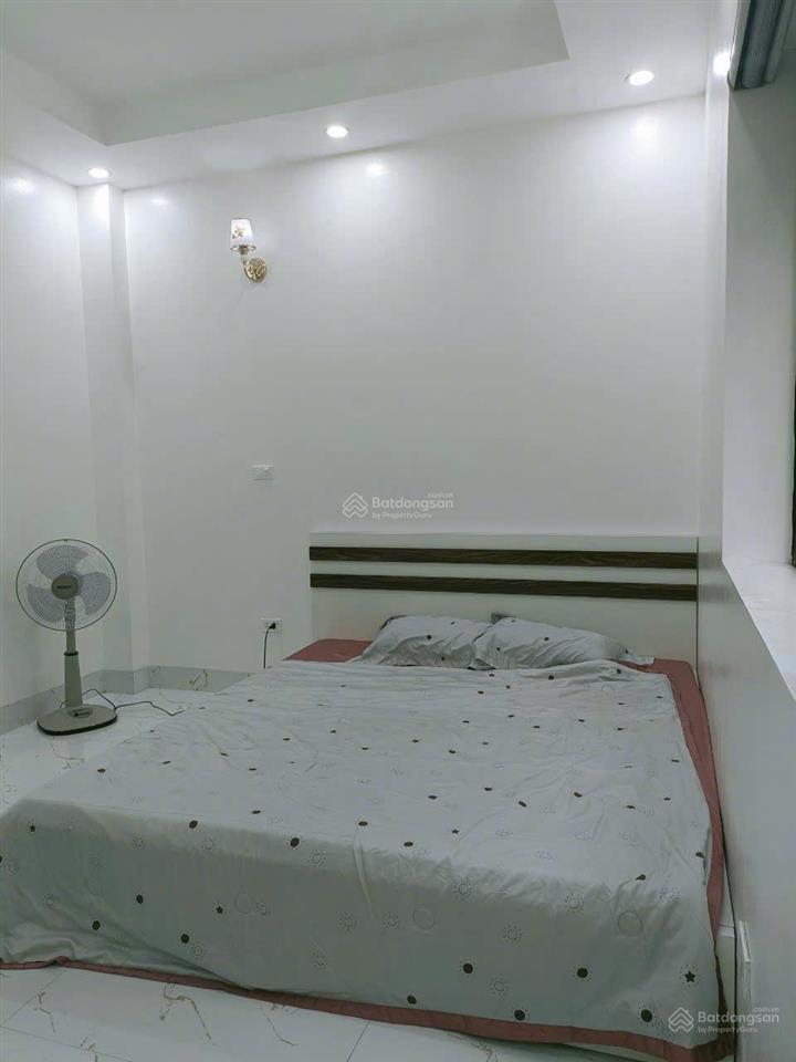 Chính chủ bán nhà tặng nội thất