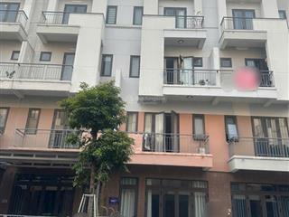 Chính chủ bán nhà tặng nội thất