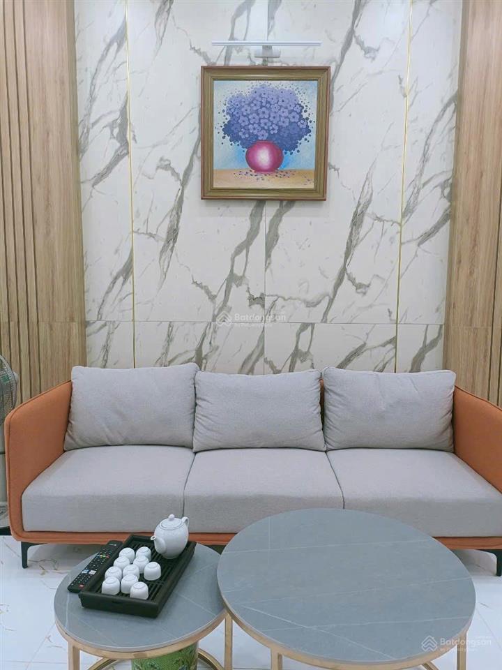 Chính chủ bán nhà tặng nội thất