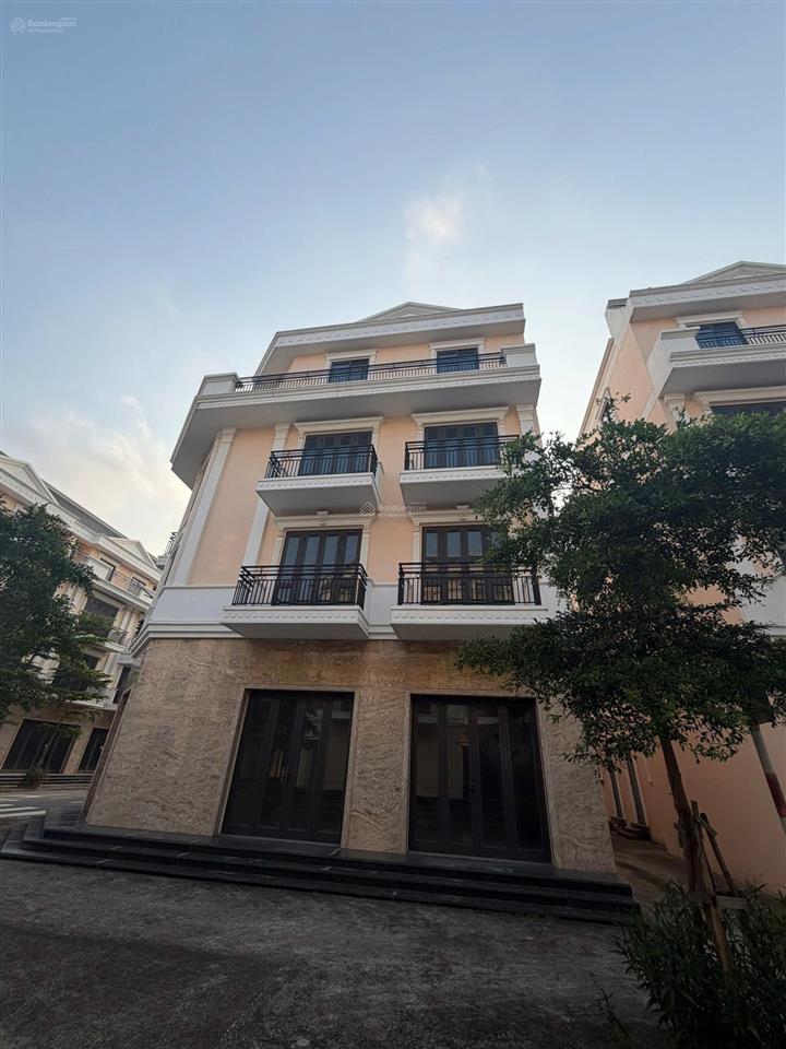 Bán đất tặng nhà phố 4 tầng tại vsip
