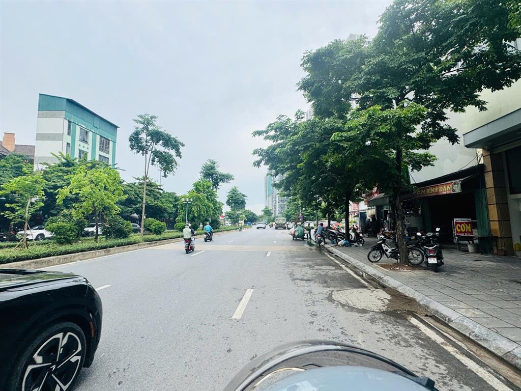 CHÍNH CHỦ CẦN BÁN 69 M2 MẶT PHỐ LÝ THÁNH TÔNG - GIA LÂM, GIÁ NHỈNH 20.X TỶ, LH 0985865658