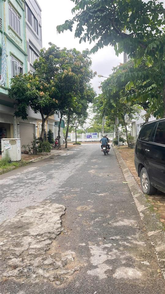 HÀNG HIẾM TÁI ĐỊNH CƯ GIA LÂM – ĐẤT ĐẸP ĐƯỜNG 9M VỈA HÈ – GIÁ CHỈ NHỈNH 9 TỶ!