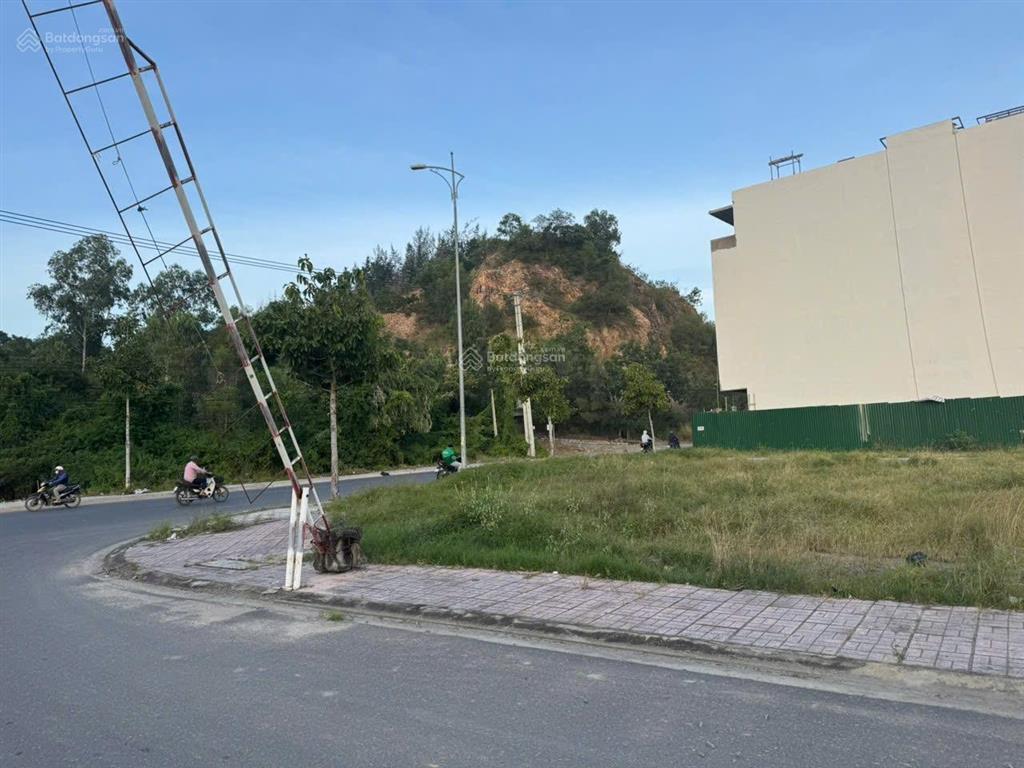 Khu đô thị ven sông tắc. giá bằng 1/2 mặt bằng lân cận. gần trung tâm. đối diện dự án sun group.