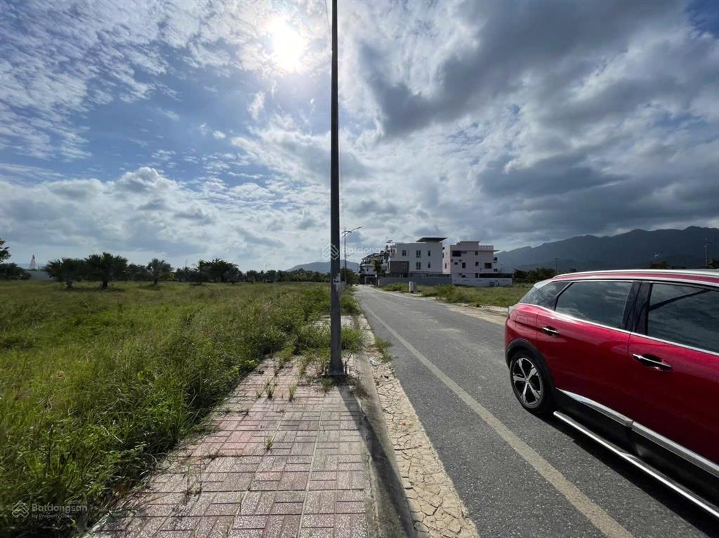 Kđt ven sông tắc đối diện sun group  lô góc, hạ tầng đẹp, pháp lý chuẩn