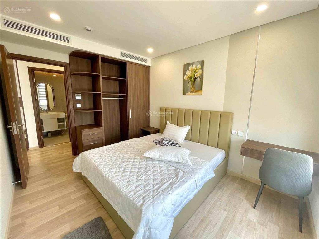 Chính chủ cần bán căn hộ view sông. dt 74m2, 2pn, 2 wc. full nt . tiện ích đầy đủ. 0902 588 ***