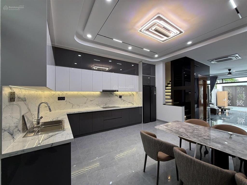 Nhà kdt mỹ gia gói 4 dt100m2 kết cấu 3 tầng 1 tum 3pn, 4wc. full nội thất như hình. giá 45tr.