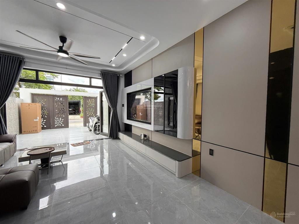 Nhà kdt mỹ gia gói 4 dt100m2 kết cấu 3 tầng 1 tum 3pn, 4wc. full nội thất như hình. giá 45tr.