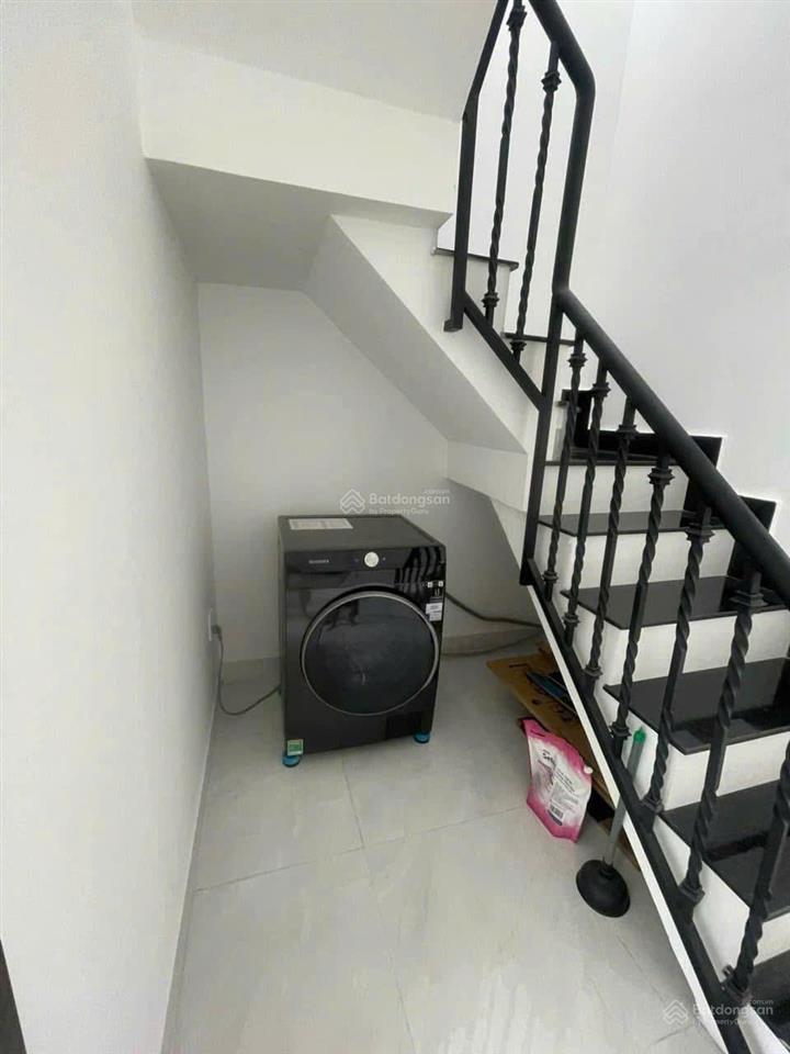 Cho nữ thuê phòng đường số 17, p. tân thuận tây, quận 7, 1 người ở