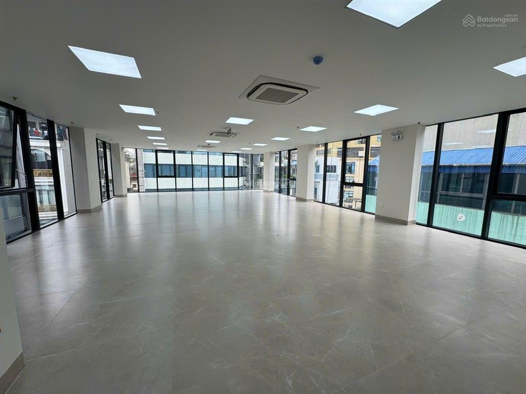 Em chính chủ cho thuê toà văn phòng  phố vương thừa vũ  ngã tư sở  toà 3 mặt tiền 150m2/sàn, 9t